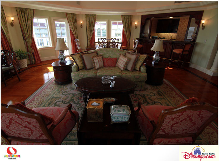 Disneyland Hotel : กับห้องพักสุดหรู Walt Disney Suite